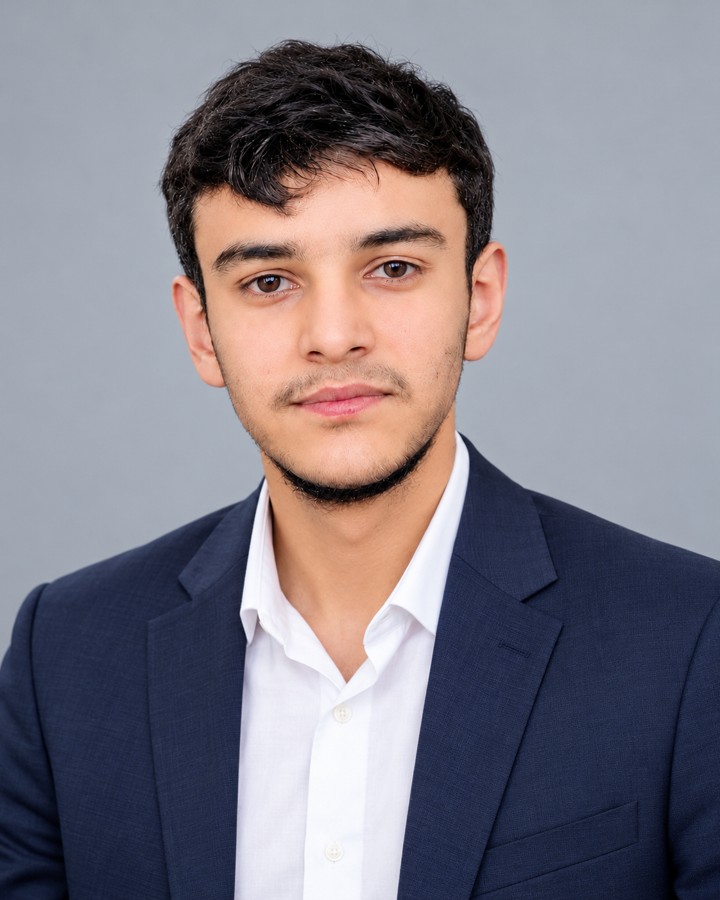 Bryan Solis, Sales Manager